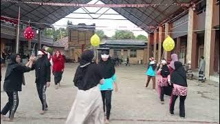 LOMBA PUKUL BALON AIR