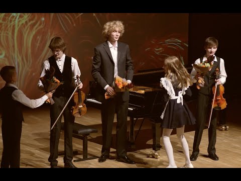 Видео: La Danza del Sable - Aram Khachaturian - Ivan, Danila & Nikita Bessonov