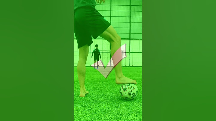 BOOTS👟🆚BAREFOOT🦶🏼 #football #soccer #asmr #challenge