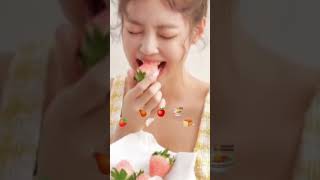 #jennie eating 😋