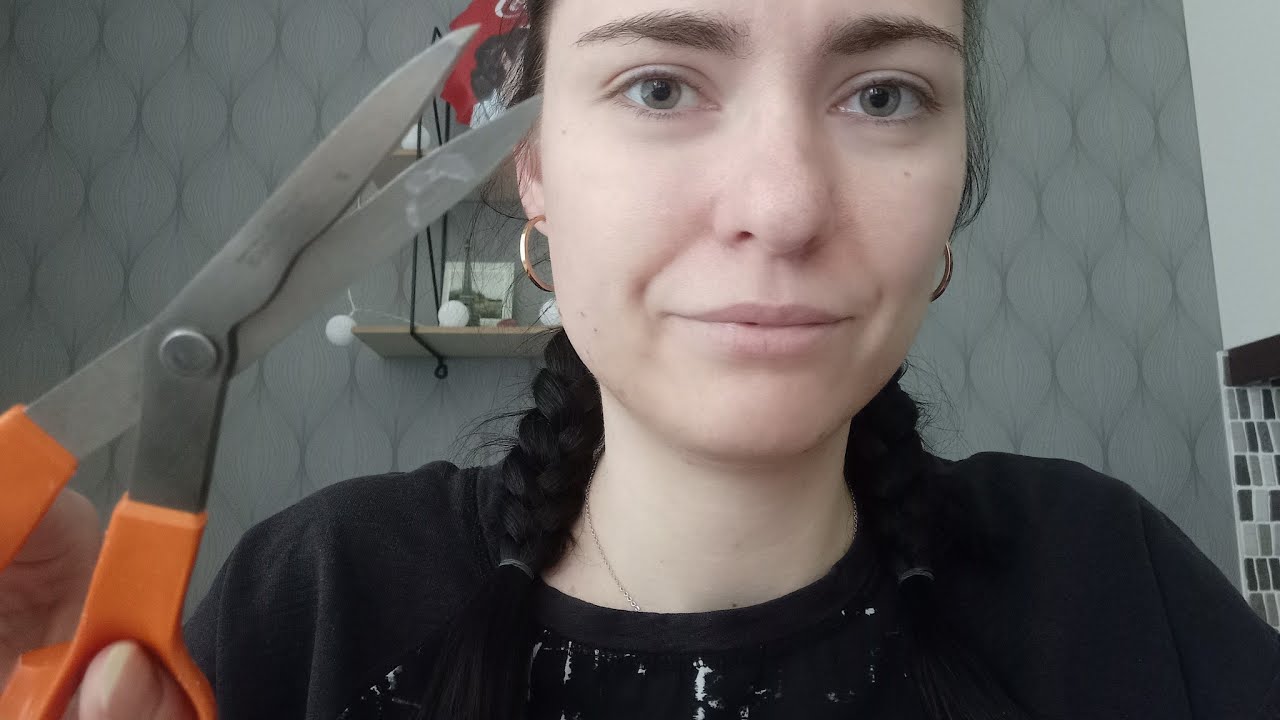 ASMR- Klipper och stylar ditt hår Roleplay✂️(swedish)