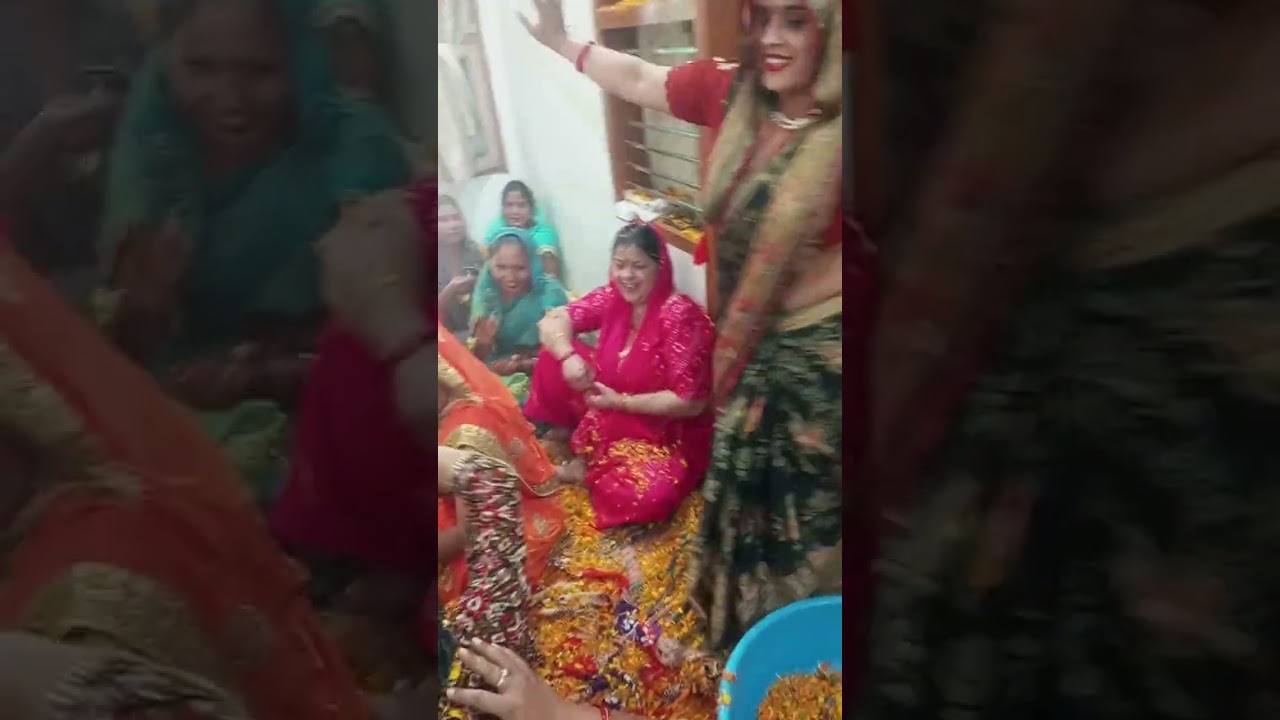 Aaj Biraj Mein Holi re Rasiya☺