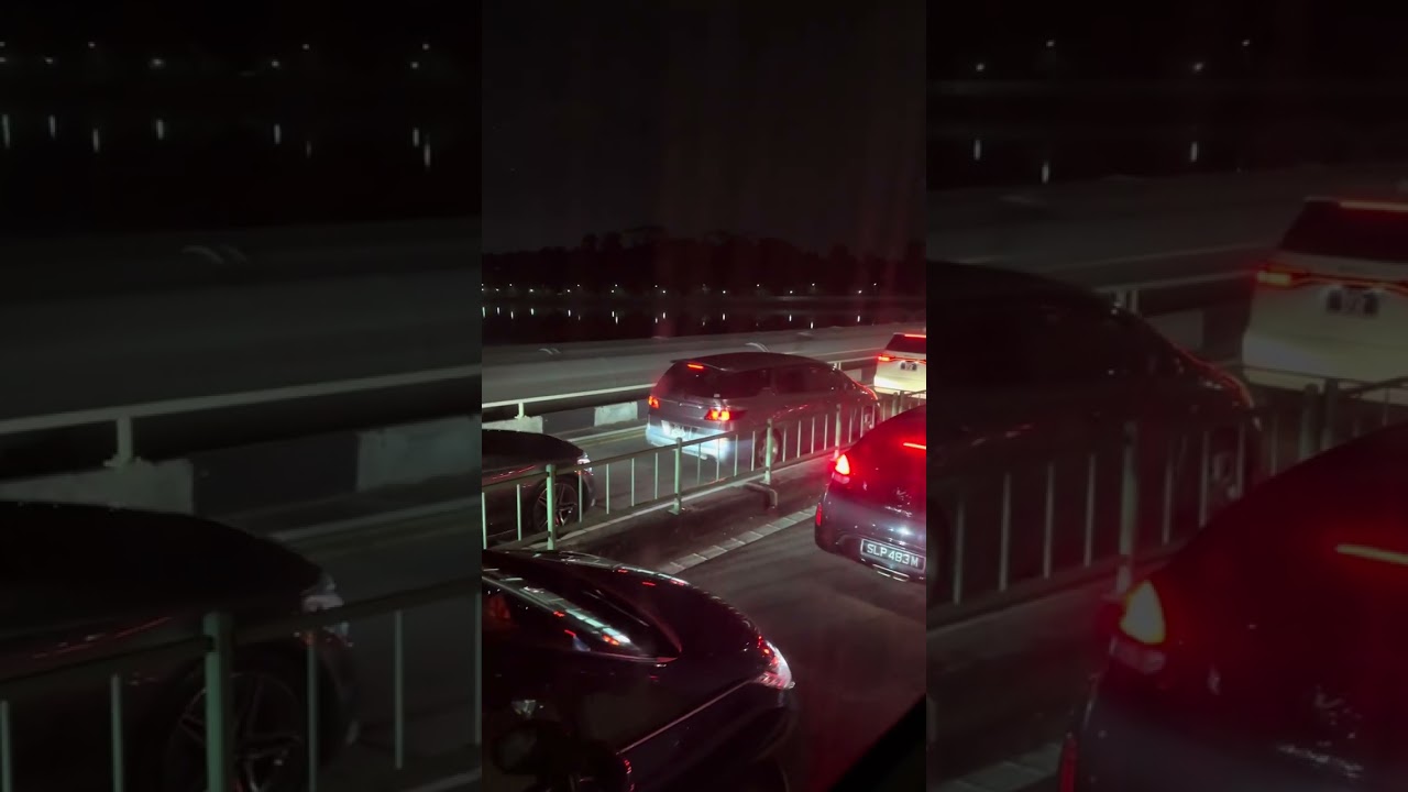 Travel Bus from JB CIQ Malaysia to Woodlands Checkpoint Singapore 4 December 2025 10:12pm 