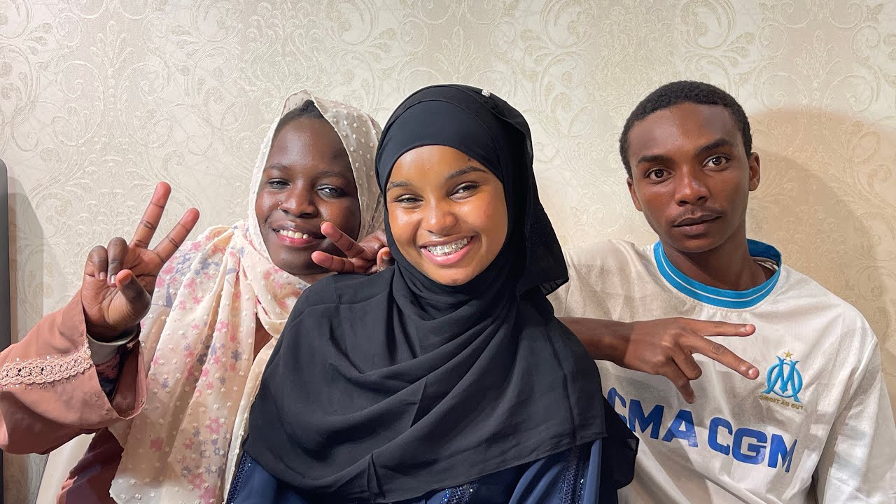 WHO KNOWS ME BETTER || guess the winner my bro ama cuz #game #challenge #funny