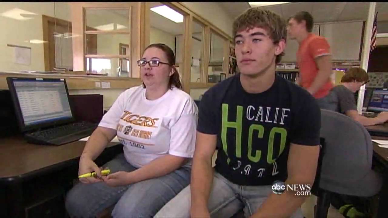 Kansas Teens Save Local Movie Theater Oakley Plainsmen YouTube