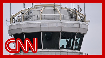 Air traffic controllers miss first paycheck of shutdown