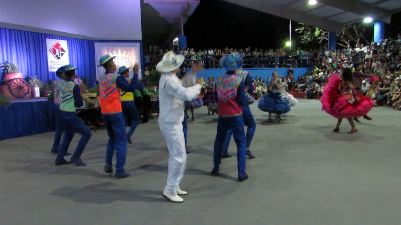 temporary Junina Pirilampos do Vale apresentação na escolha da rainha da 27ª Expovale