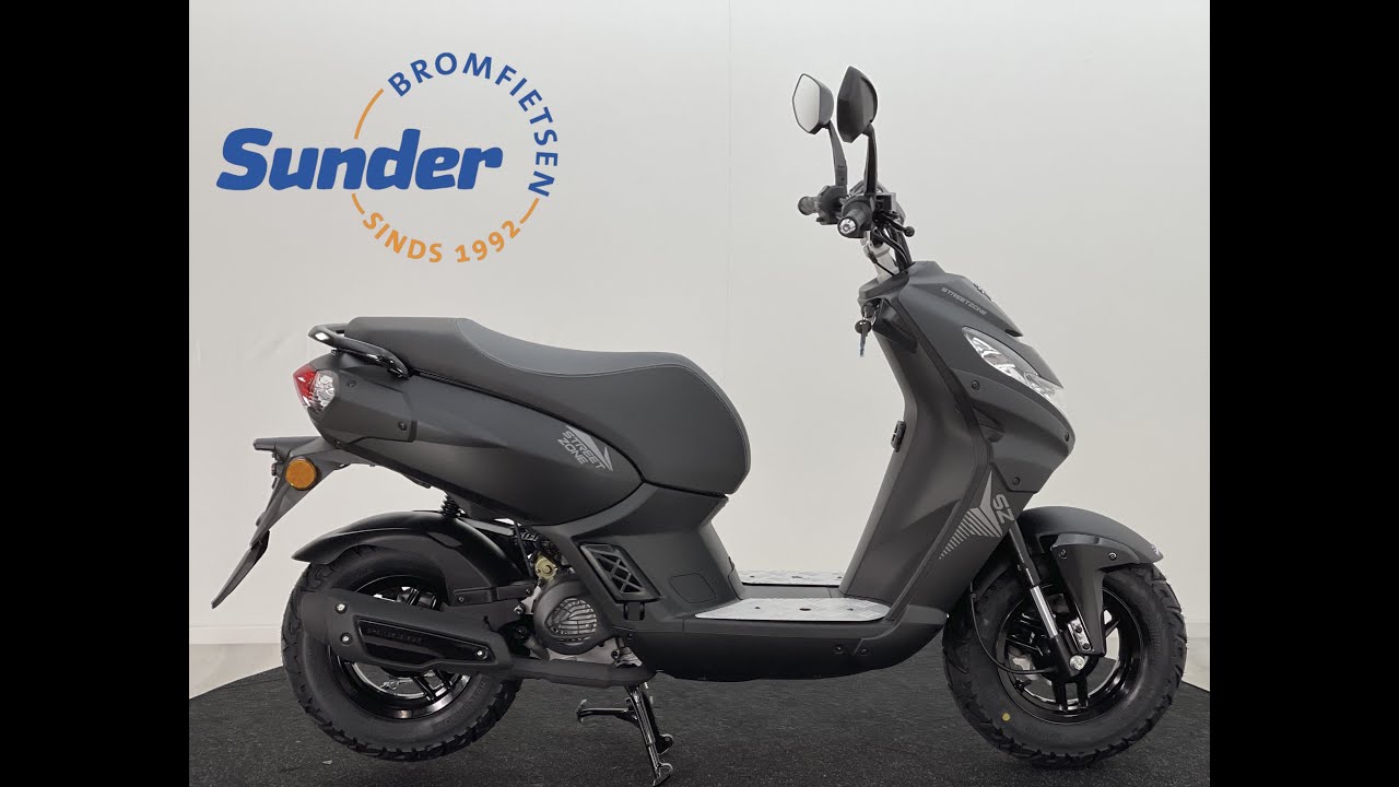 Peugeot Streetzone 2021 E5 bij Sunder Bromfietsen - YouTube