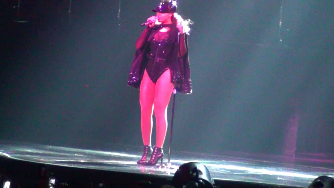 Beyonce-"If I were a boy"-Live Mrs Carter Show Sydney