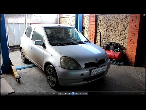 Замена передних фар на Toyota Vitz Тойота Витц SCP10 2001 года