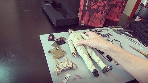 Unboxing the 1/6 Scale Easy & Simple NSWDG Escorting Team Leader Action Figure