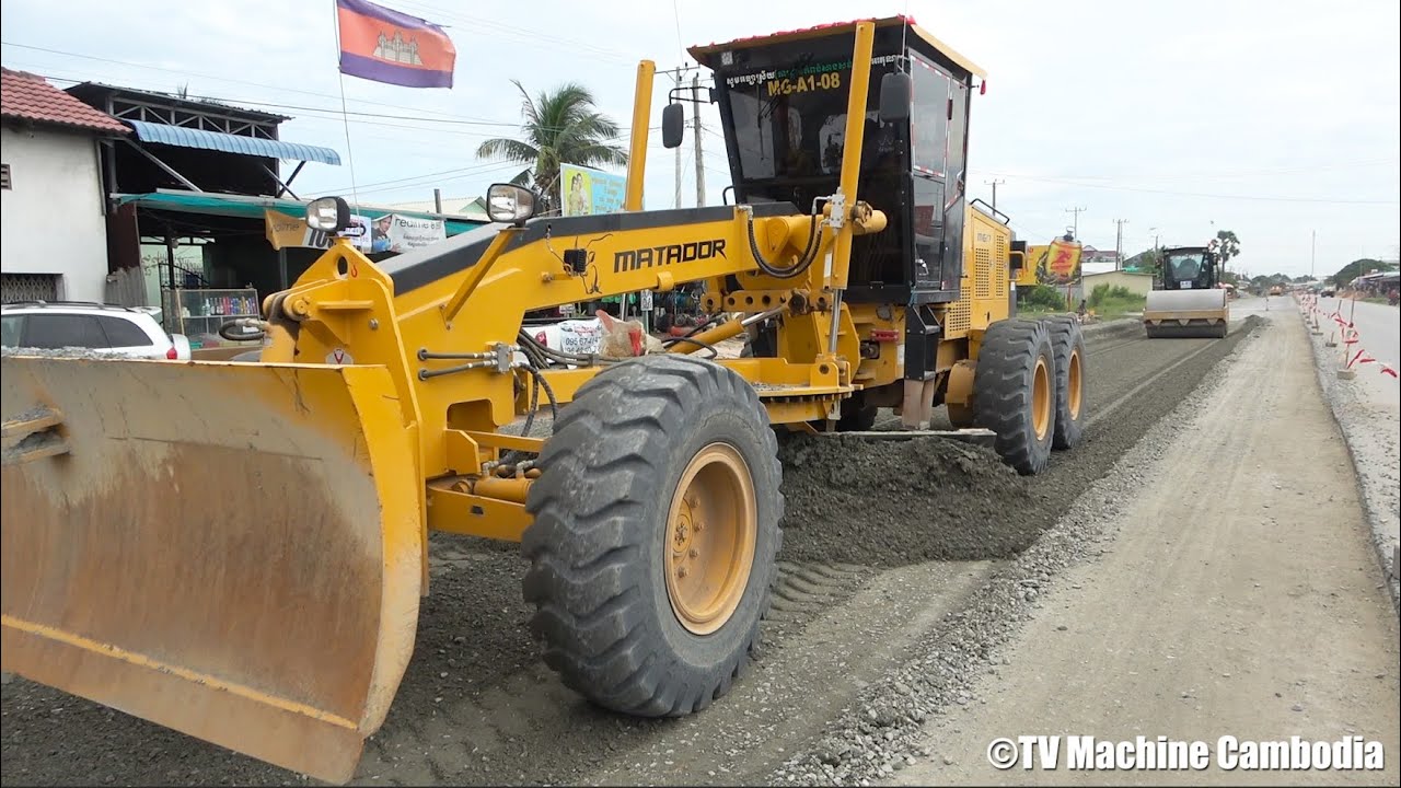 Heavy Equipment Motor Grader Grading With Roller Skills Operator - YouTube