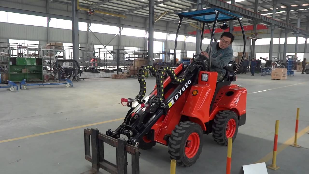 017. Smart DY620 mini articulated loader with quick hitch - YouTube