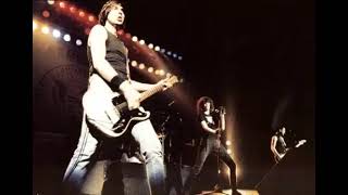 Watch Ramones Eat That Rat video