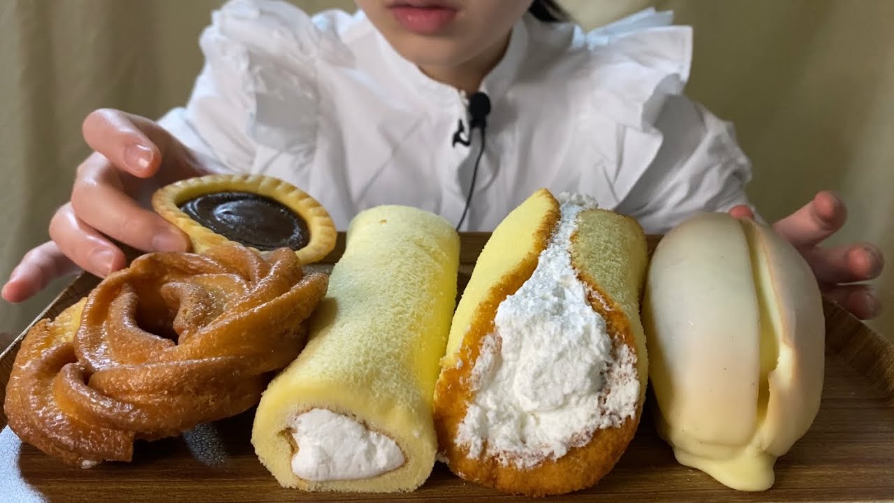 【咀嚼音/ASMR】もっちロール、ローズネットクッキー、まるごとバナナ、塩バニラショコラ、Theタルトを食べる No talking/mukbang/sweets/roll cake