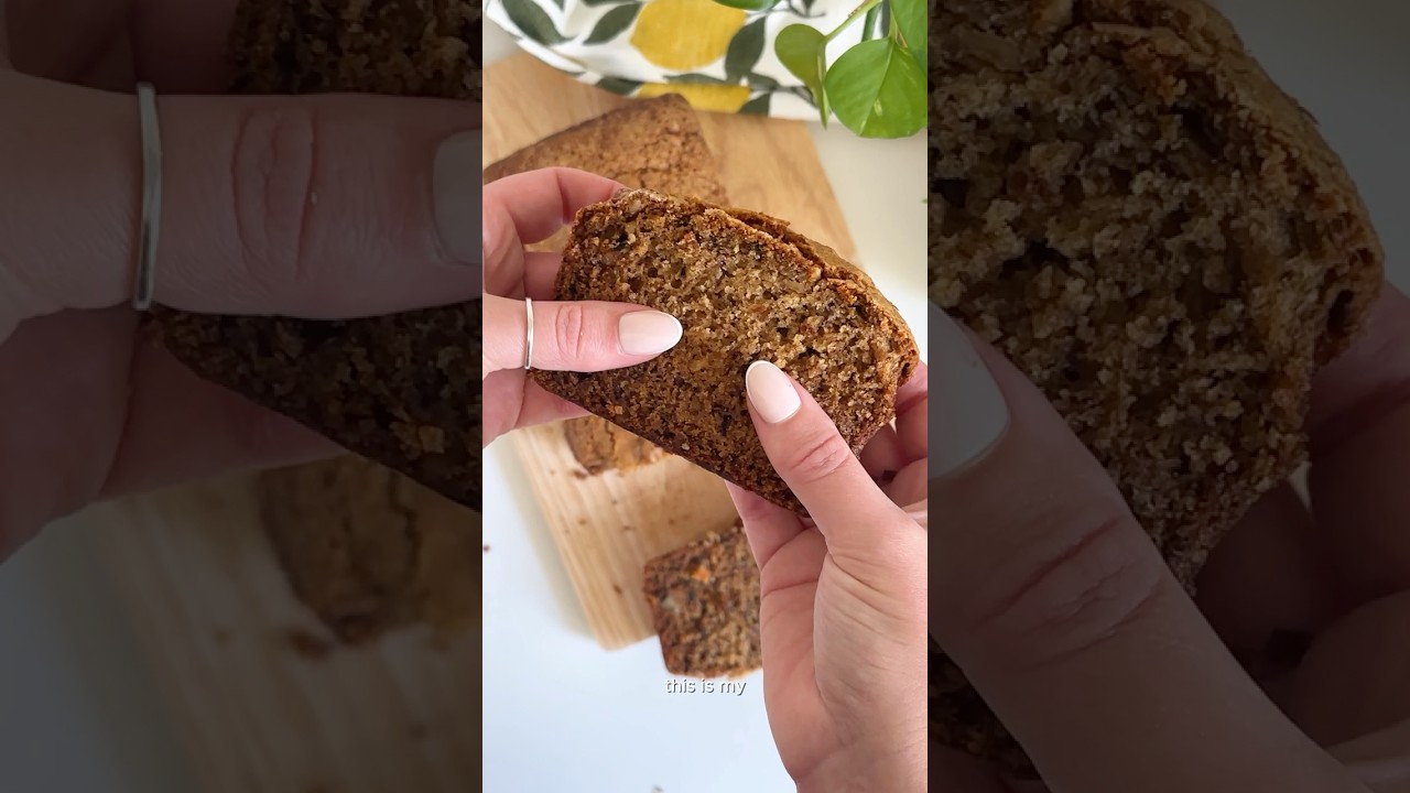 This is the BEST vegan banana bread recipe that I have ever tried. #bananabread #dairyfree