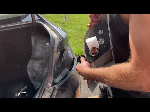 How To Replace Tail Light On 2012 Toyota Camry