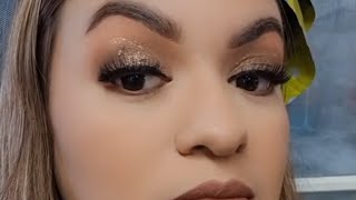 Sombra con toque  brillos #makeup #maquillaje #peinados #peinadosfaciles #shortsviral #videoviral