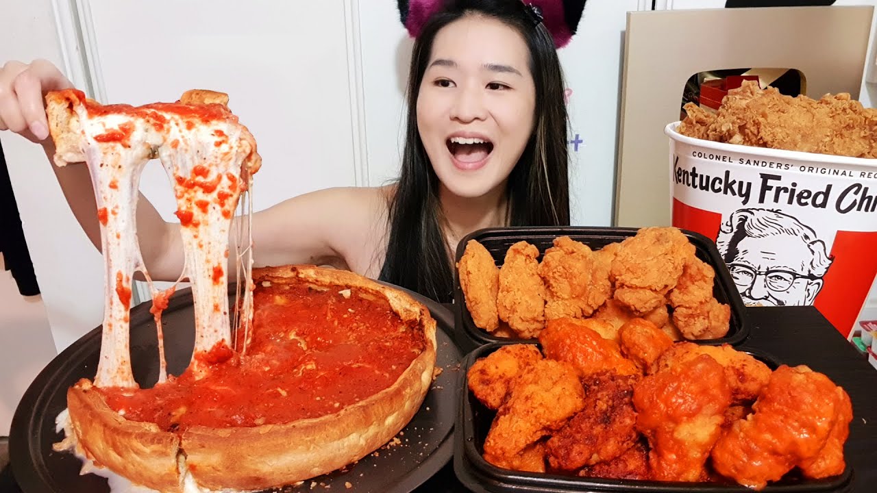 KFC Nashville Hot Wings & Deep Dish Pizza! Spicy Buffalo Chicken Wings, Cheesy Pizza - Mukbang Asmr