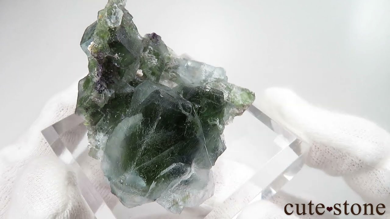 ナミビア Okorusu Mine産 フローライトの原石 No.24 - cute stone -