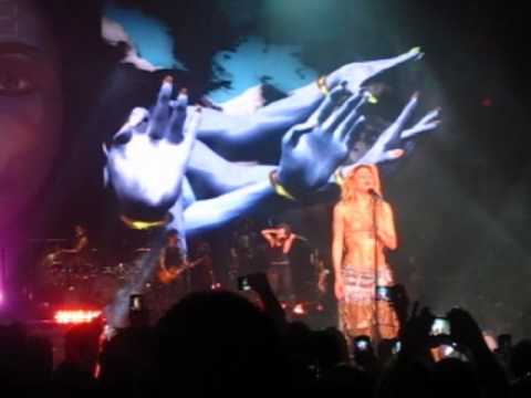 SHAKIRA-San Diego - YouTube