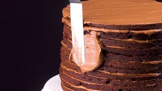 Chocolate cake with 24 layers — it's not just skyscrapers or
ambitious careerists that want to fly high in new york even cakes
reach the sky! well,...
