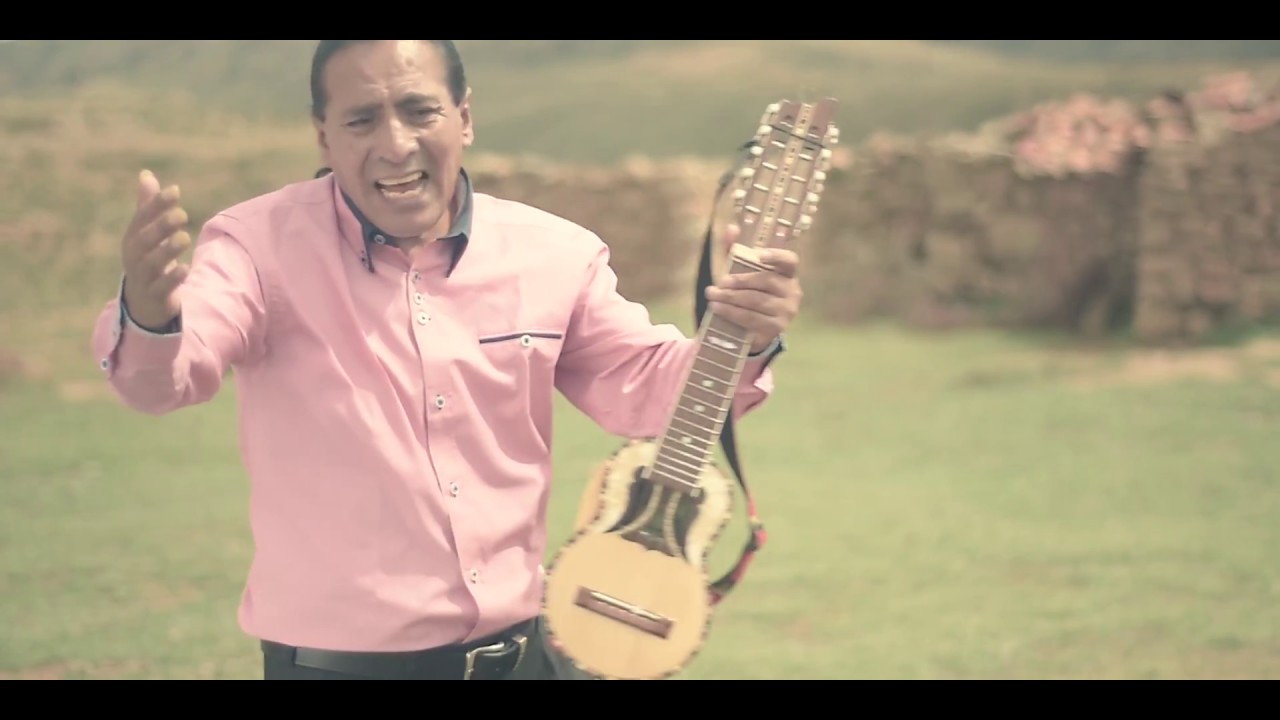 JOSÉ LUIS VALDA - EXTRAÑO LAS FLORES  (Huayño)