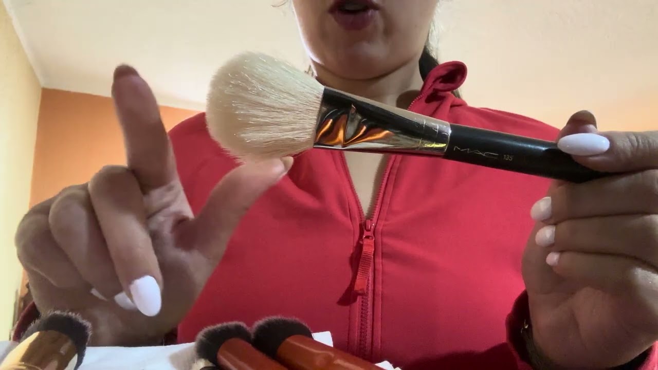 ASMR tapping on Items in Ecuador 🇪🇨