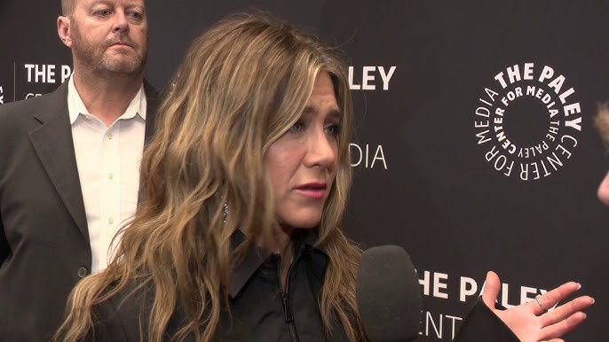 George interviews Jennifer Aniston at 'The Morning Show' screening in NYC! - YouTube