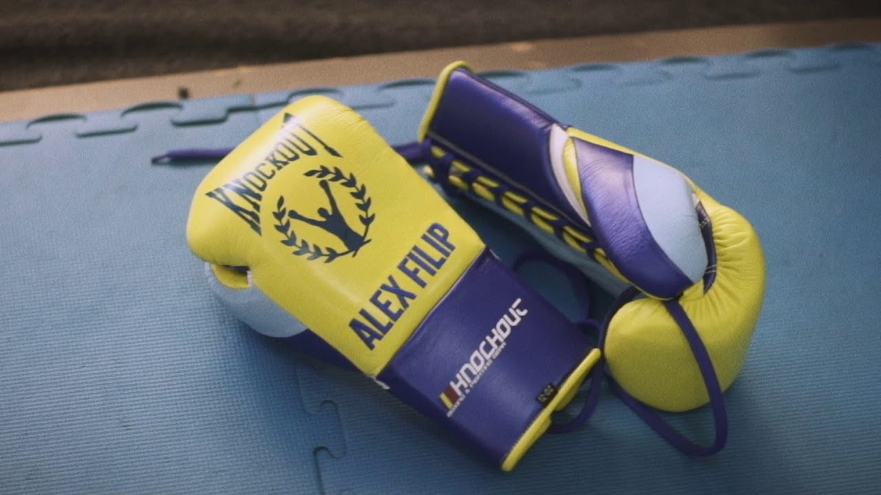 Alex Filip prezinta manusile personalizate Knockout