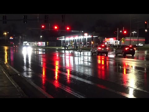 Wintry mix creates slick roads for morning commute in St. Louis - YouTube