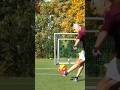 Come calciare una punizione a effetto?  #football #freekick #messi #soccershorts