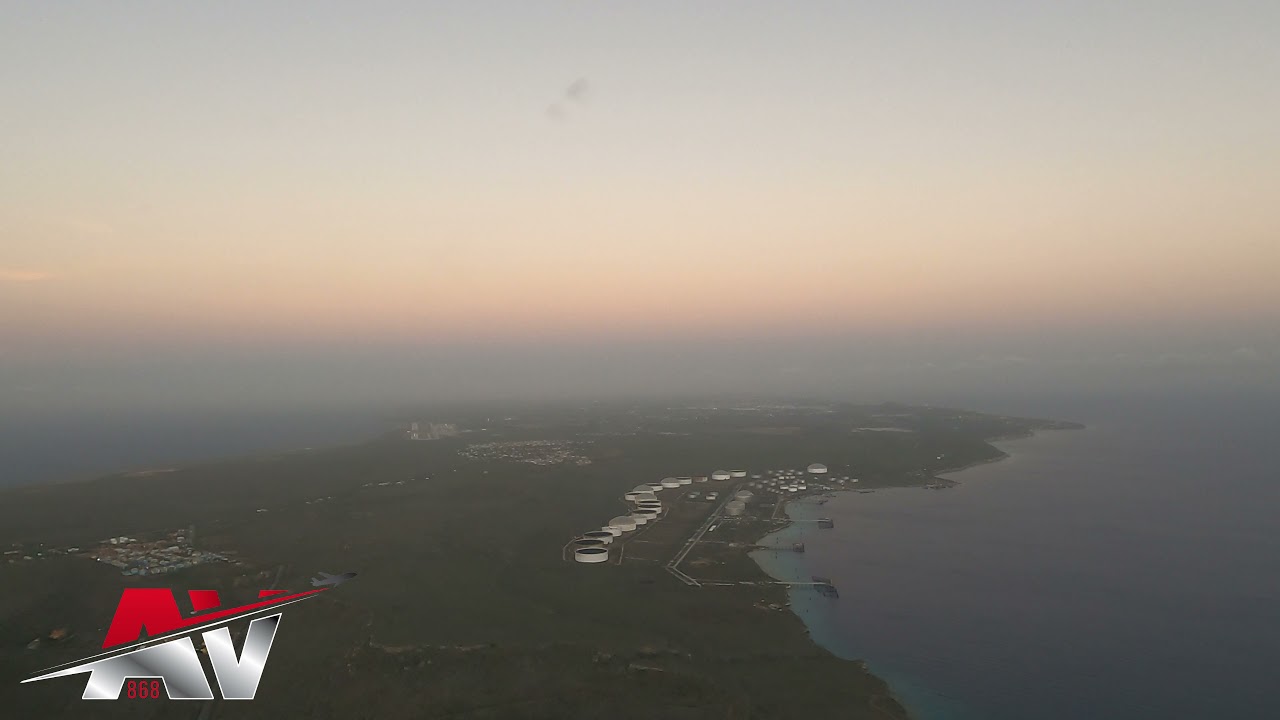 Flight Deck View of Approach into Hato International Airport, Curaçao 🇨🇼