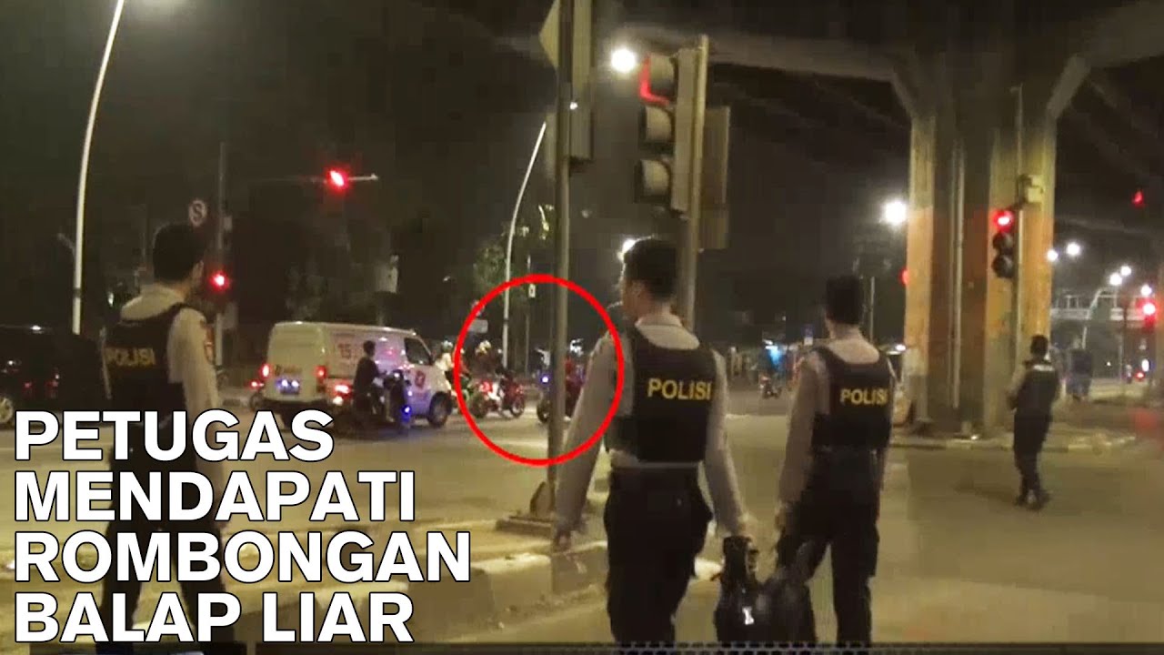 Petugas Menghampiri Pemotor Pemotor Yang Akan Melakukan Balap Liar - 86