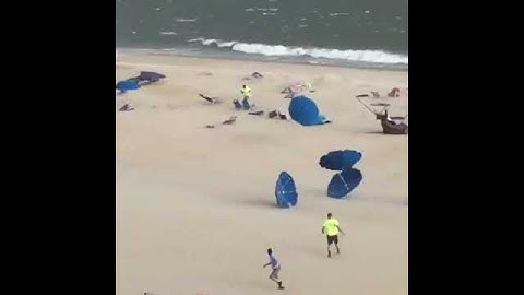 Attack of the Umbrellas - Run Vine