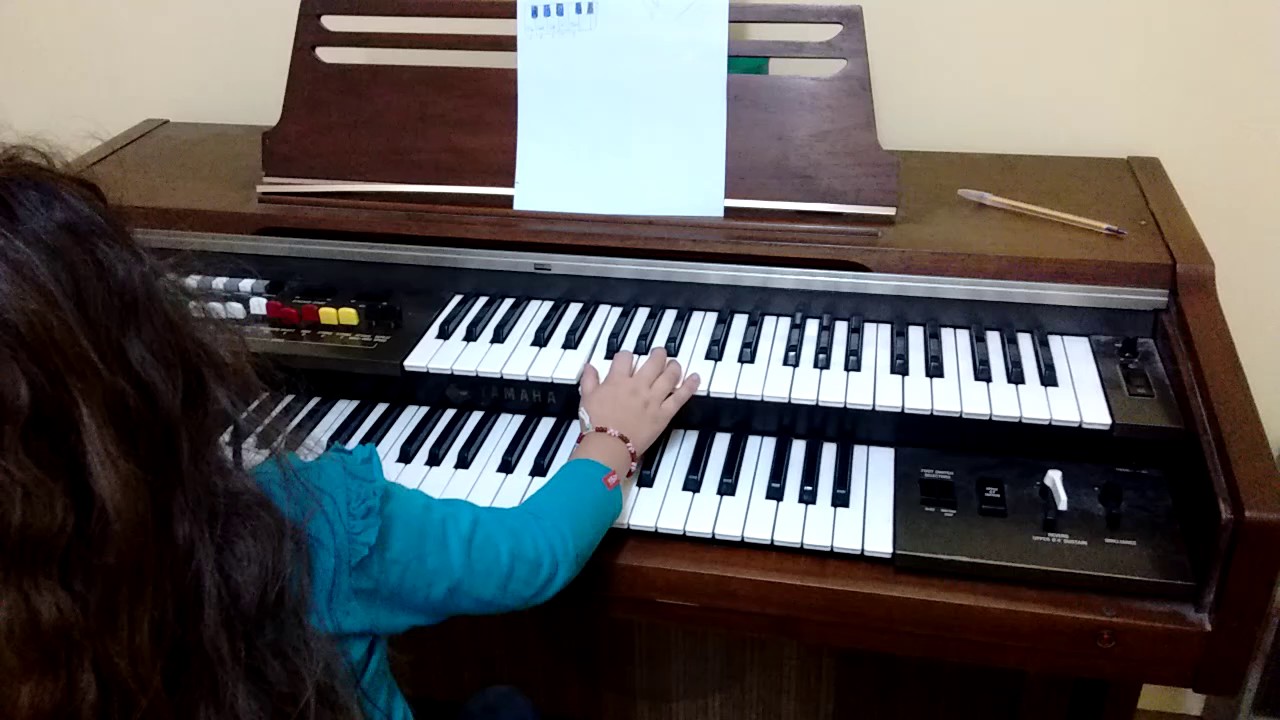 Niña aprendiendo el MODO LIDIO con REDONDAS. - YouTube