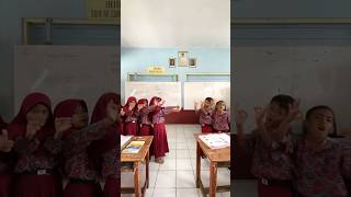Ice Breaking Seru Tepuk Fokus Semua Anakanak Happy Dan Fokus Untuk Belajar Sambil Bermain 