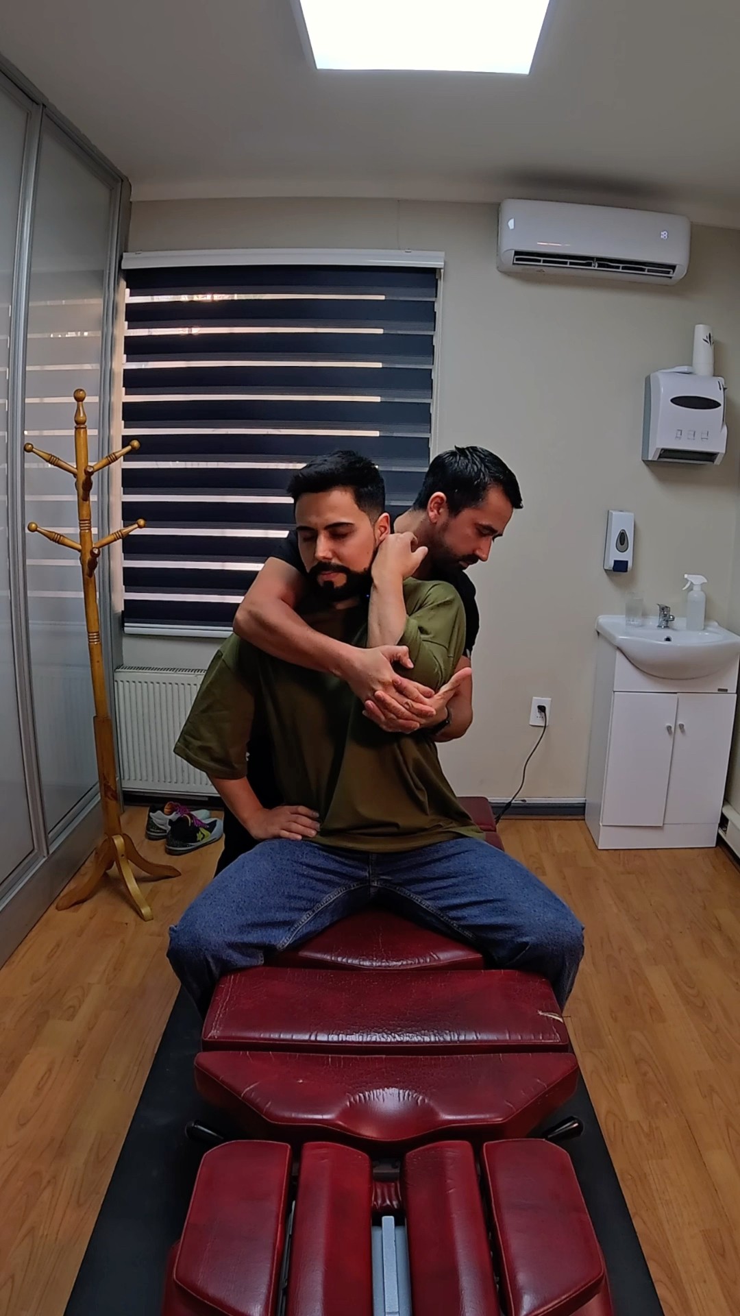 En QuiroHome, por dolor lumbar y de cuello
