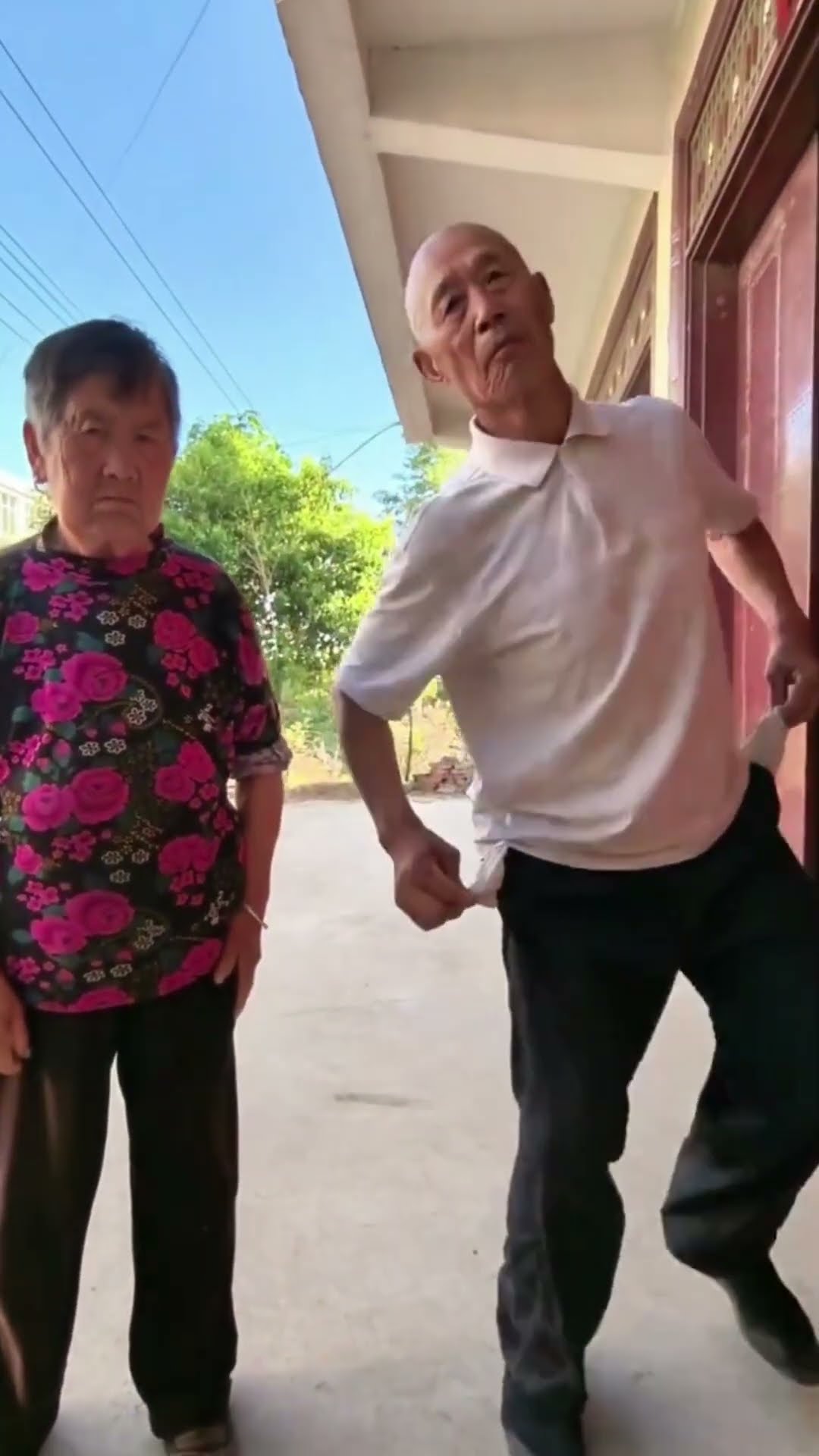 搞笑视频：快乐很简单，搞笑一下，开心就好
 #搞笑 #搞笑视频 #金秋时光 #fun #funny