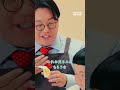 人生初!自分で納豆のたれを入れる瞬間