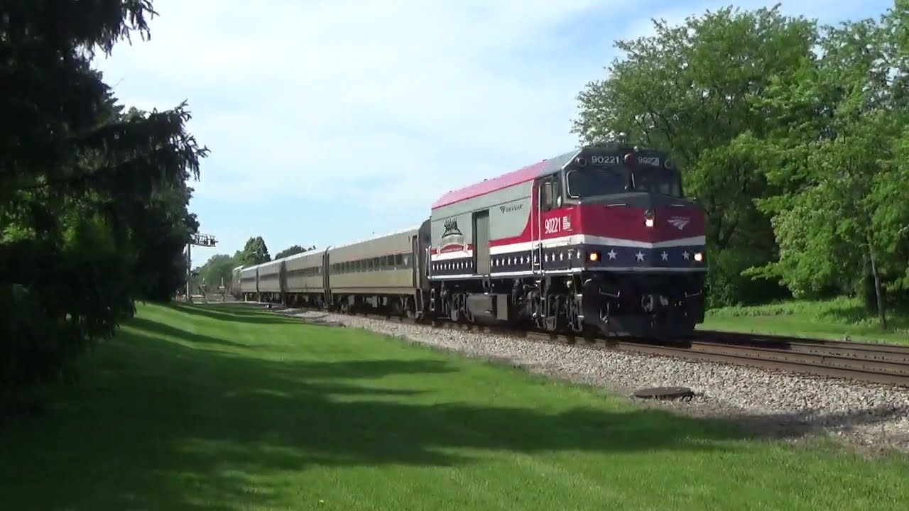 AMTK 90221 at Lake Forest, IL