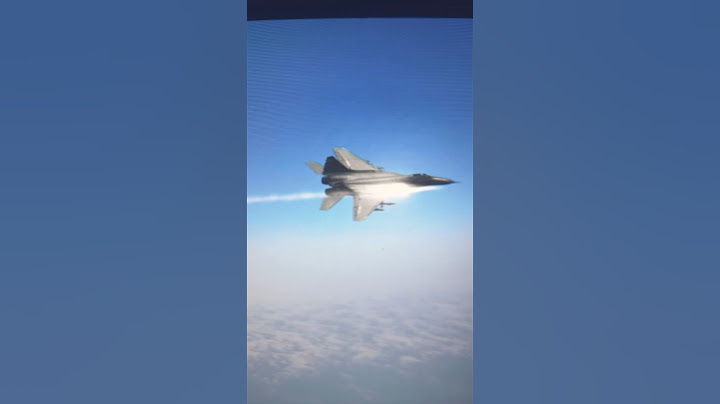 Пилот спася от ракеты которое его преследовала #shorts #rocket