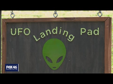 Video: Di North Carolina, UFO Diperhatikan, Dibahagikan Kepada Bahagian - Pandangan Alternatif