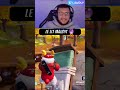 Le lit il vie sa vie tranquille mdrr #funny #fortnite #hanted #wtf #record