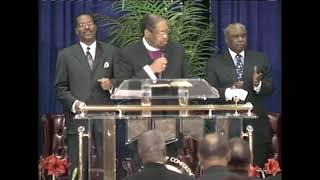 Bishop GE Patterson - Singing He Never Has Left Me Alone at 2005 COGIC Leadership Conference