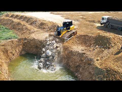 Great Mighty Power Shantui DH17C3 Dozer Force Soil Landfilling, Massive 25ton Dump Trucks Unloading