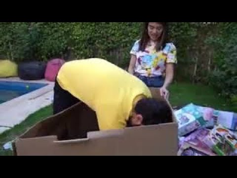 أشترينا أكبر صندوق عشوائي في العالم ل بنتنا أيلين *ردة فعلها * ( فيديوهات احمد حسن وزينب القديمة )