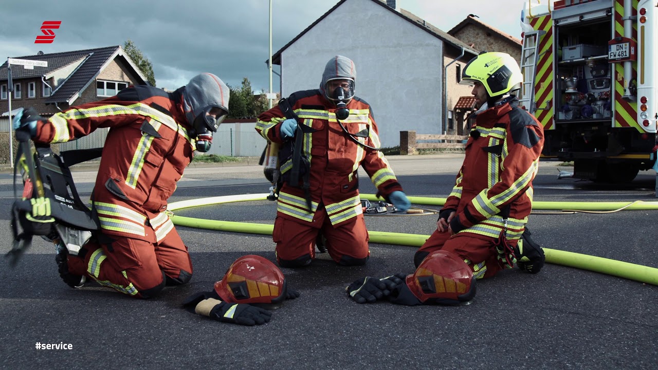 Kontamination Folge 4 von 7: Ablegen der kontaminierten PSA – geordnete Reihenfolge
