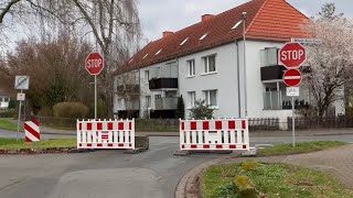 Jetzt wurde die Straße komplett gesperrt: Die Linksabbieger sind schuld!