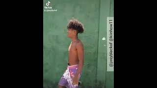 Brincando De Esconde Esconde